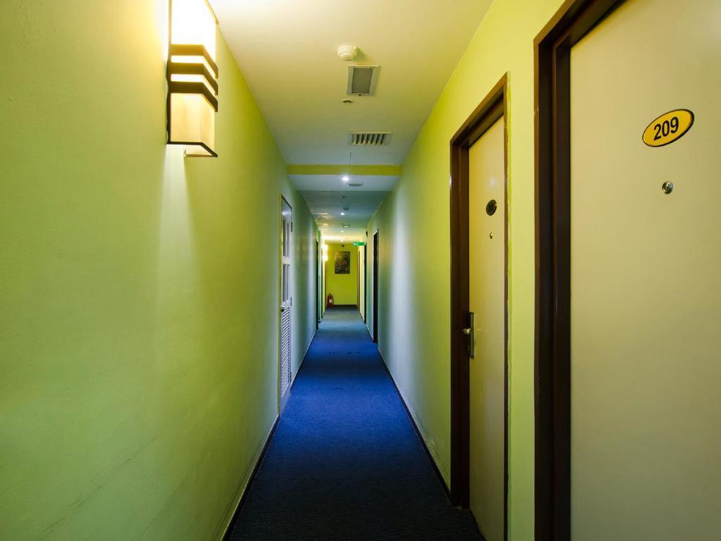 Eight Days Boutique Hotel - Mount Austin Johor Bahru Esterno foto