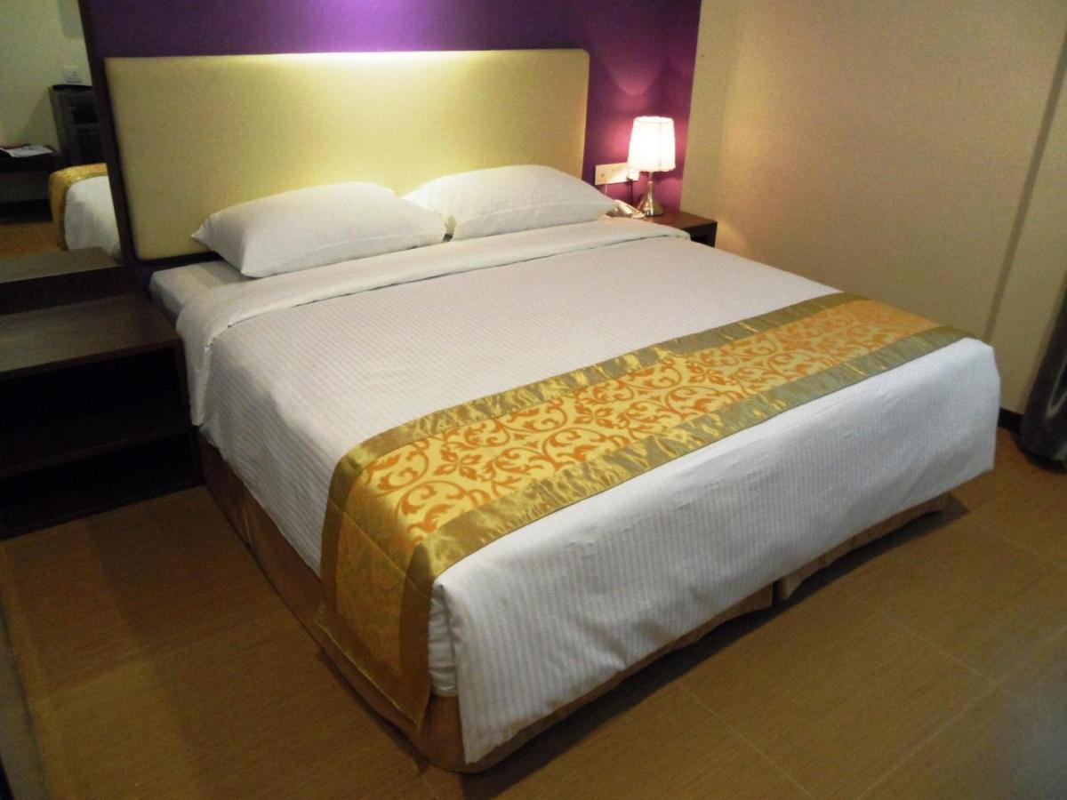 Eight Days Boutique Hotel - Mount Austin Johor Bahru Esterno foto